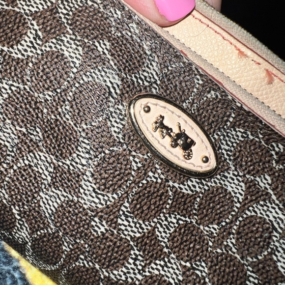 Coach wristlet - Picture 3 of 12